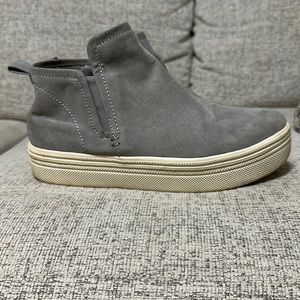 Dolce Vita grey sneakers